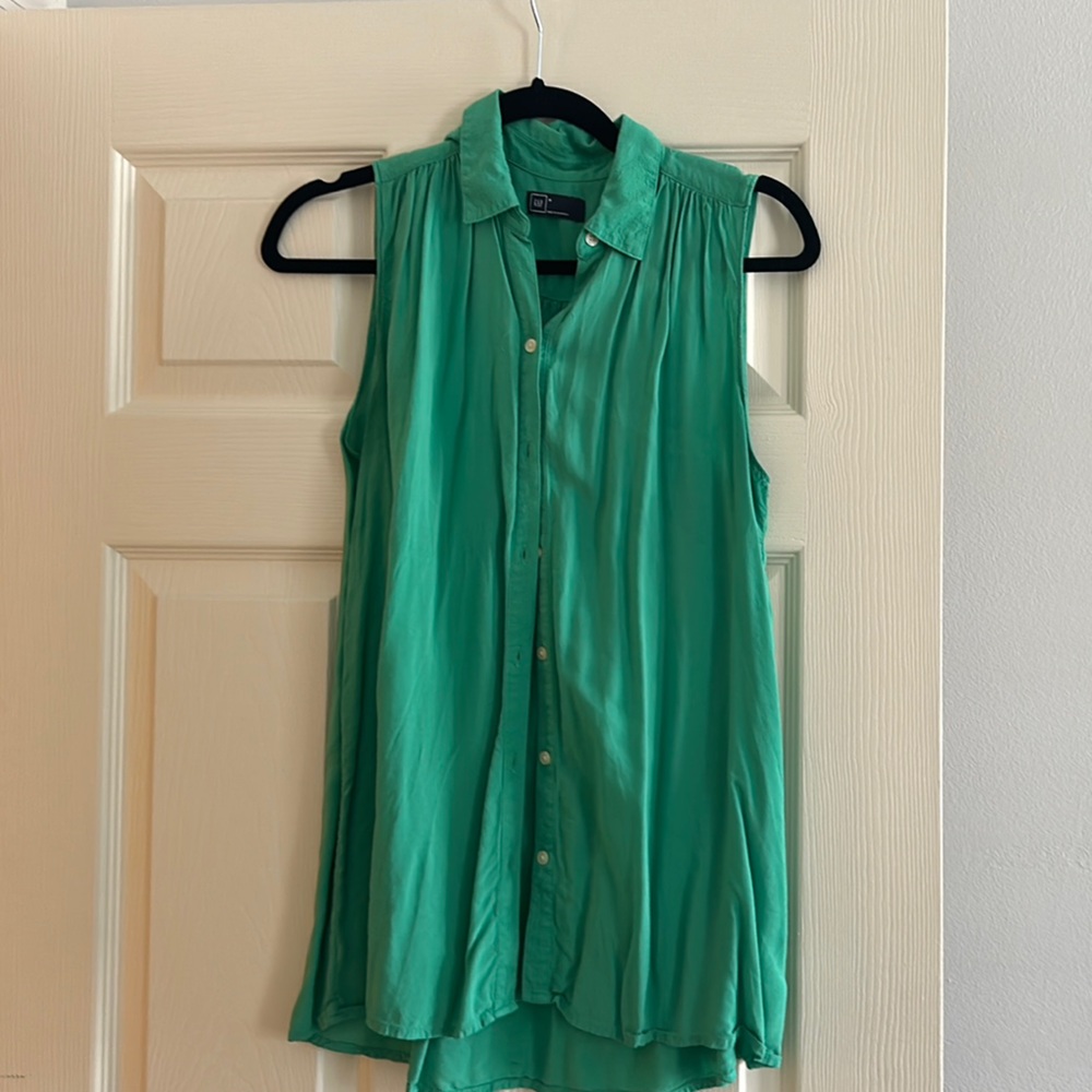 GAP Green Sleeveless Pleated Blouse
